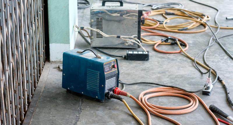 Plasmaschneider mit Schlauchpaket